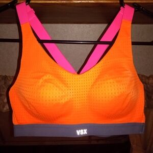 Victoria Secret Sports Bra Size Small